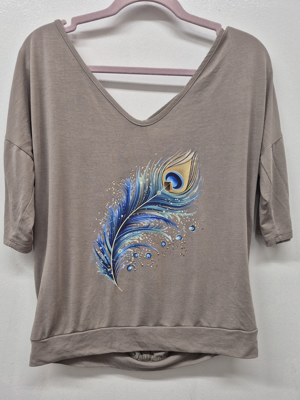 🌼5/$20 Ripe Peacock Custom Graphic V-Neck Tunic in Taupe Color